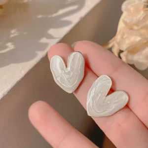 Heart shape Stud 🤍