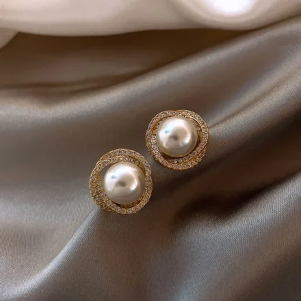 Stone Pearl Stud